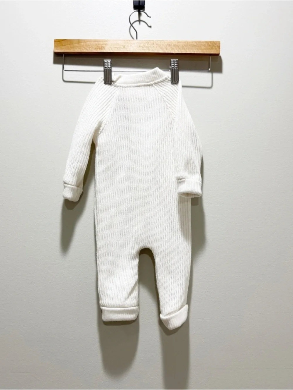 SNUG Classic White Knit One-Piece Romper with Button Front Sz 3-6 M